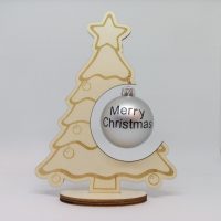 Weihnachtsbaum aus Holz (ohne Kugeln)