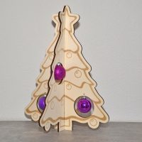 Weihnachtsbaum aus Holz (ohne Kugeln)